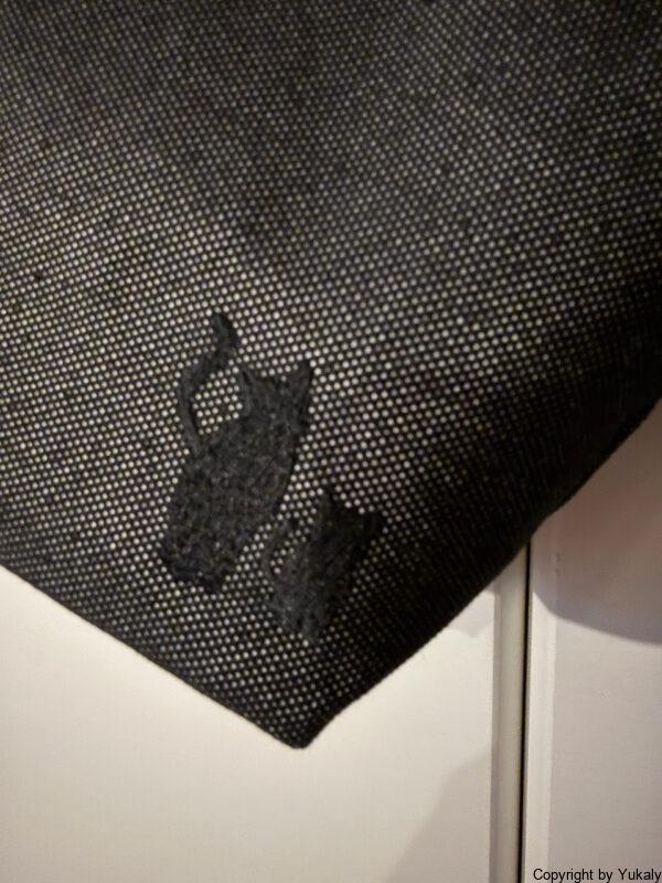 カルディ ネコの日バッグ2026 プレミアム トートバッグ
ネコ刺繍の拡大、裏面のネコだよ